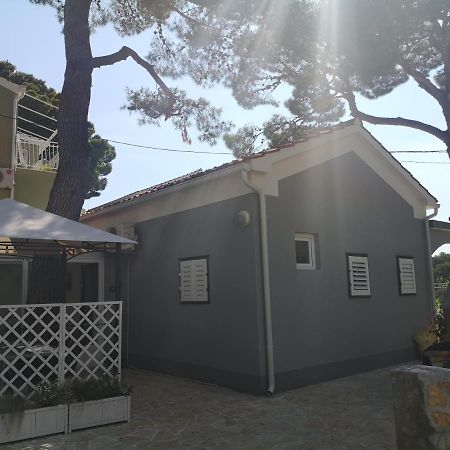 Mala Kuca Ispod Borova Primošten Exterior foto