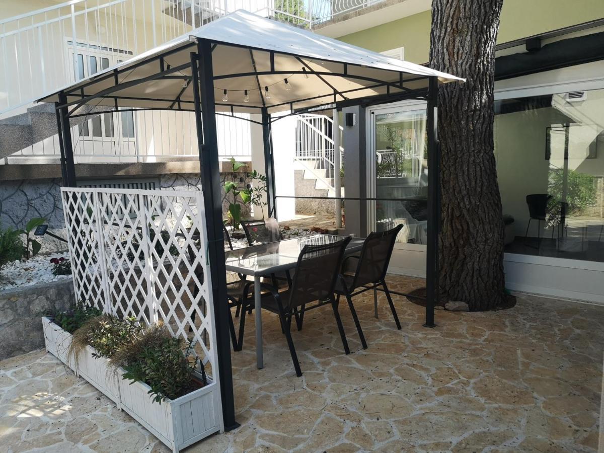 Mala Kuca Ispod Borova Primošten Exterior foto