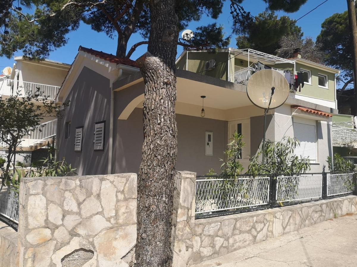Mala Kuca Ispod Borova Primošten Exterior foto