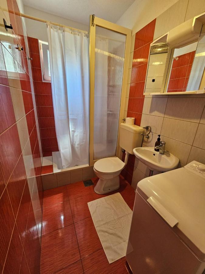 Mala Kuca Ispod Borova Primošten Exterior foto